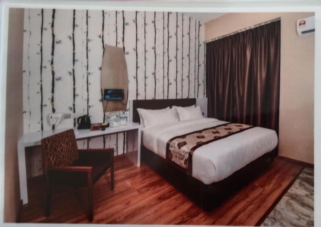Holmes Johor Jaya Johor Bahru
